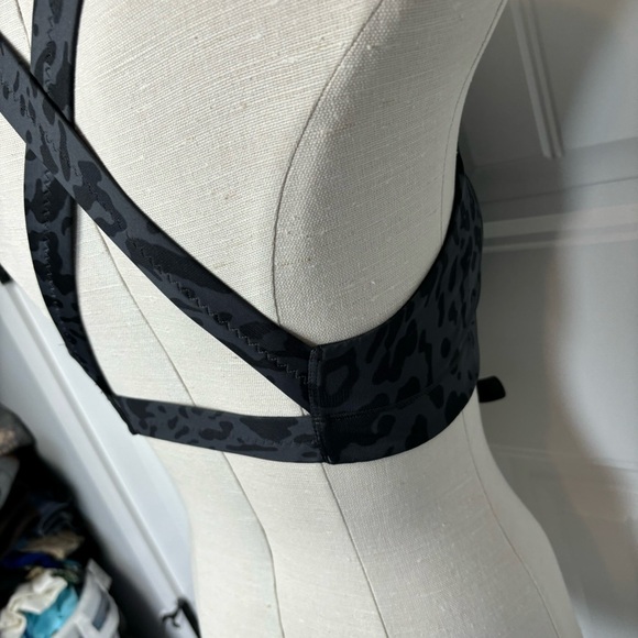 Lululemon In A Flash Bra II - Picture 9 of 9